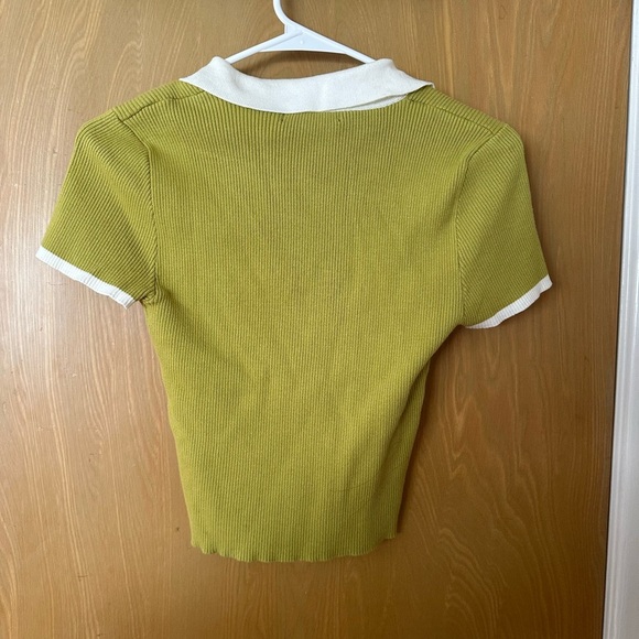 Forever 21 green cropped polo - Picture 3 of 3
